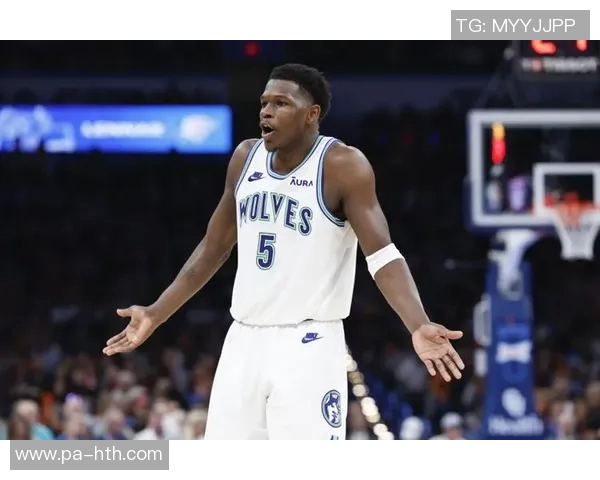 爱德华兹狂砍35分6板3助4断成最年轻三分先生展现超强投篮能力